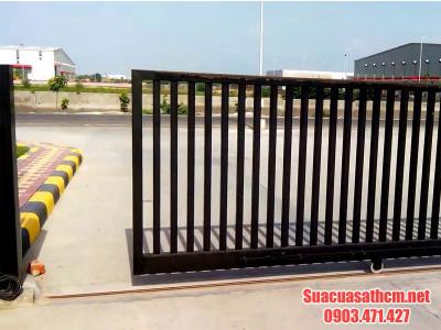 Cổng sắt xếp trượt