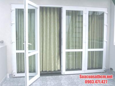 Cách vệ sinh cửa sắt