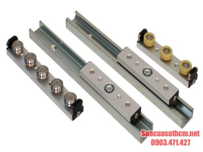 Ray trượt cửa lùa sắt là gì?