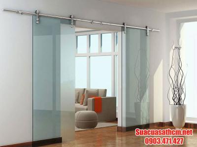 Cách tháo cửa kính cường lực