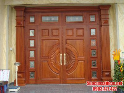 Mẫu cửa sắt giả gỗ