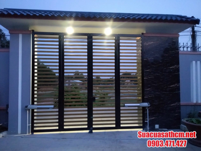 Tại sao cần tính kích thước cổng 4 cánh theo phong thủy?