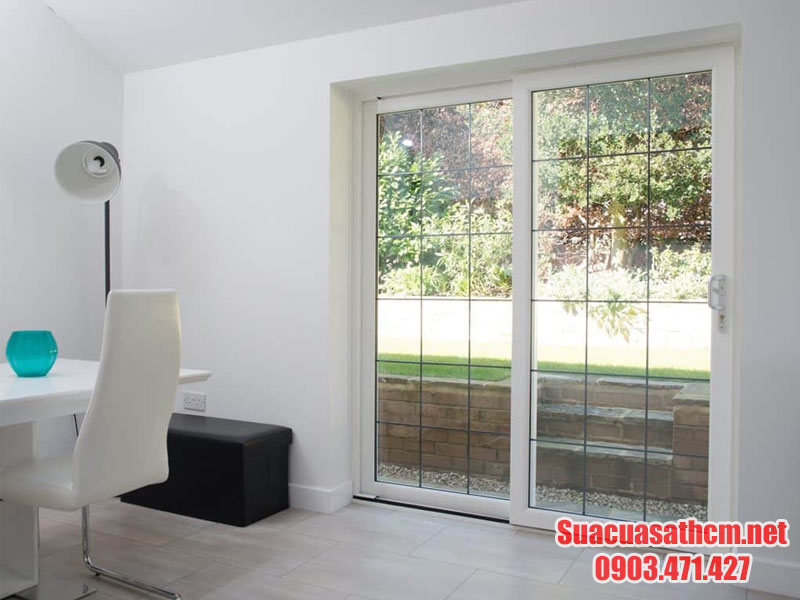 cua cach am phong ngu thiet ke mo lua