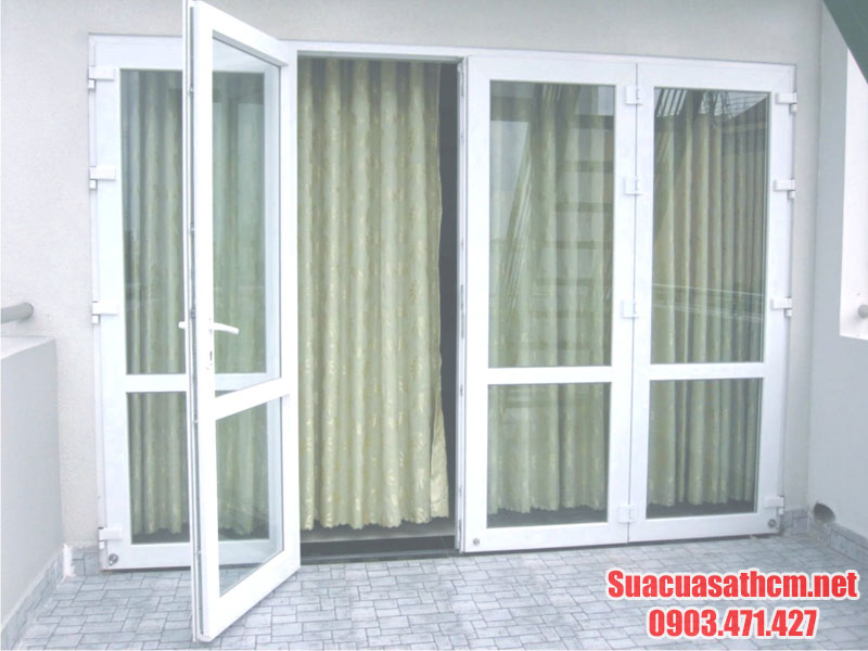 cach ve sinh mat kinh sach nhanh va hieu qua